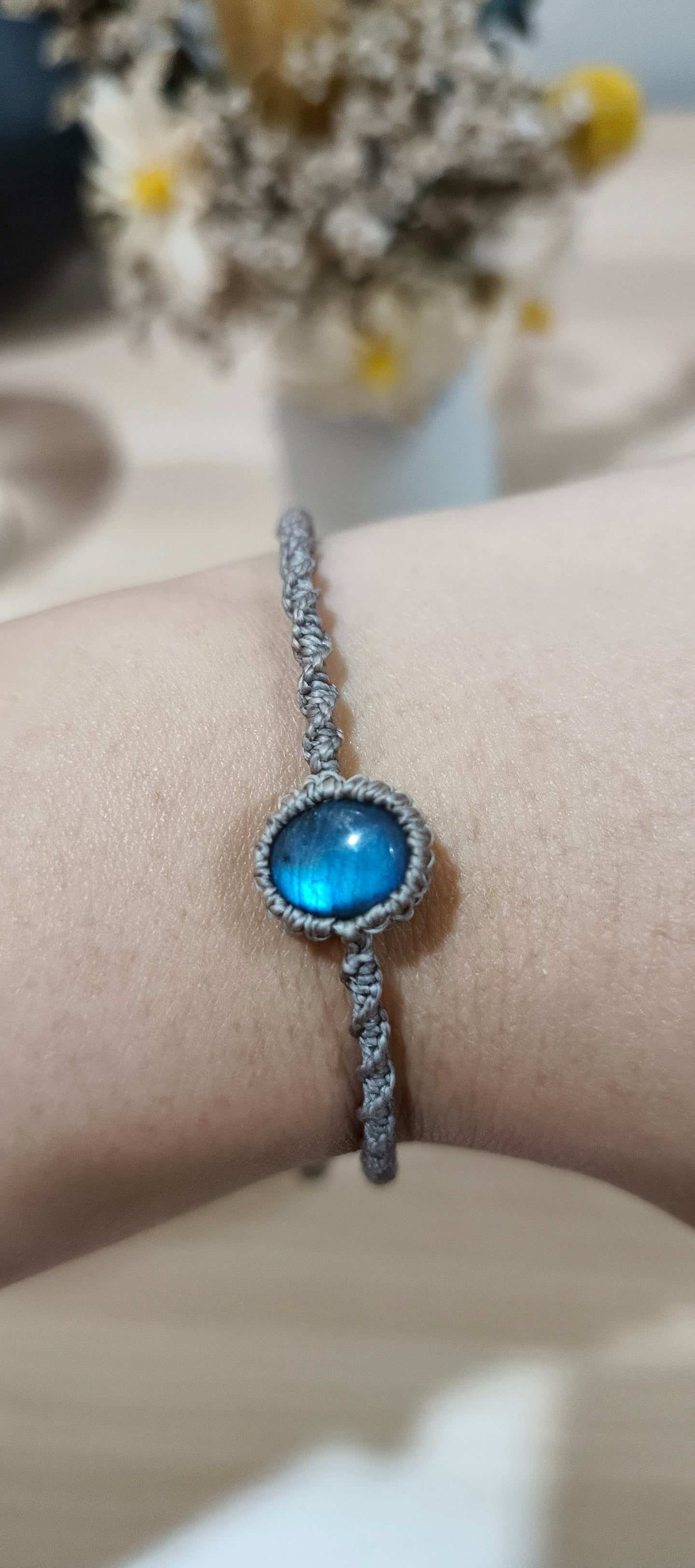 能量手作天然拉长石水晶手绳 Enchanted & Handcrafted Natural Labradorite Crystal Macrame Bracelet